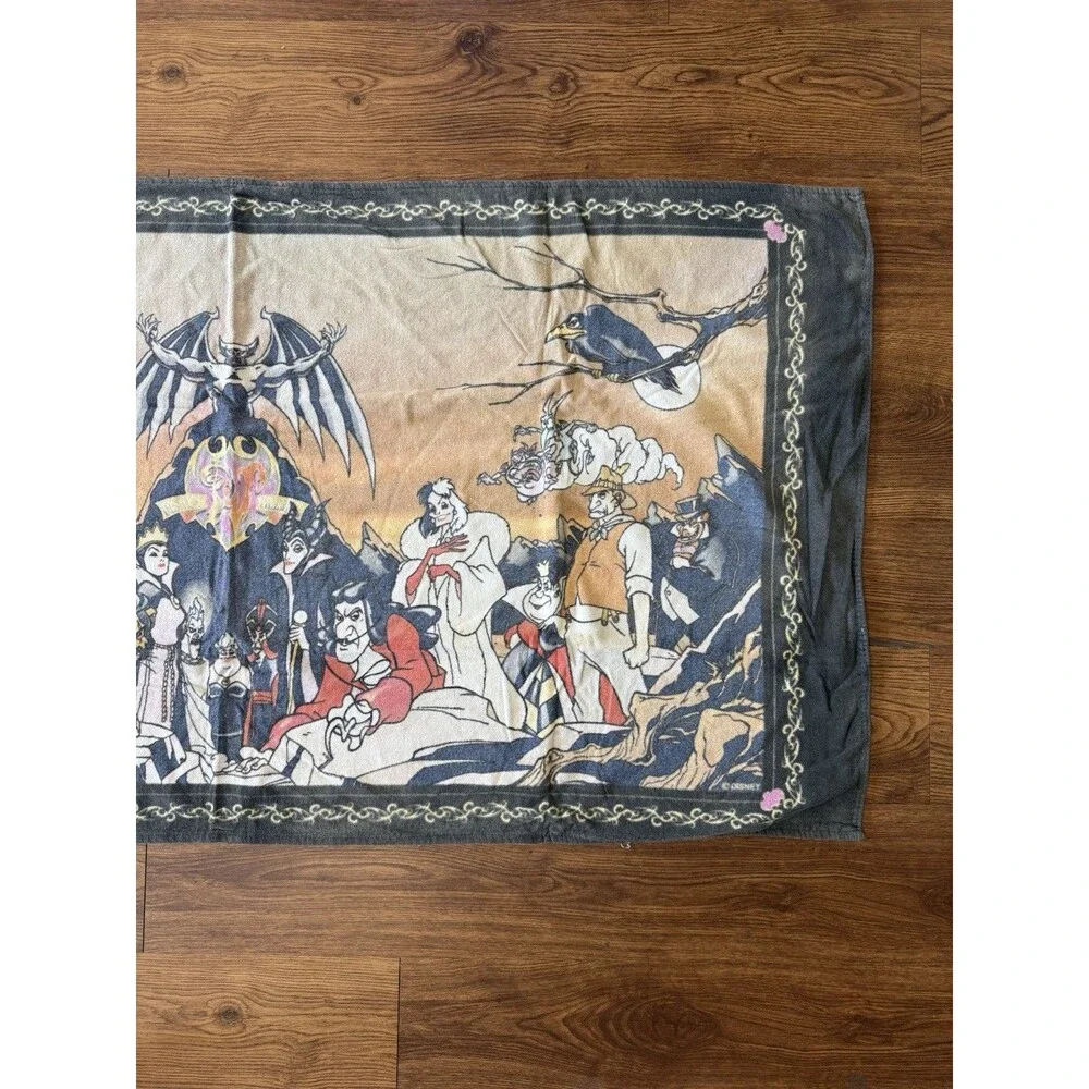 Vintage Disney Villains Beach Pool Towel 60x32 Cruella HOOK Ursula SCAR Ka